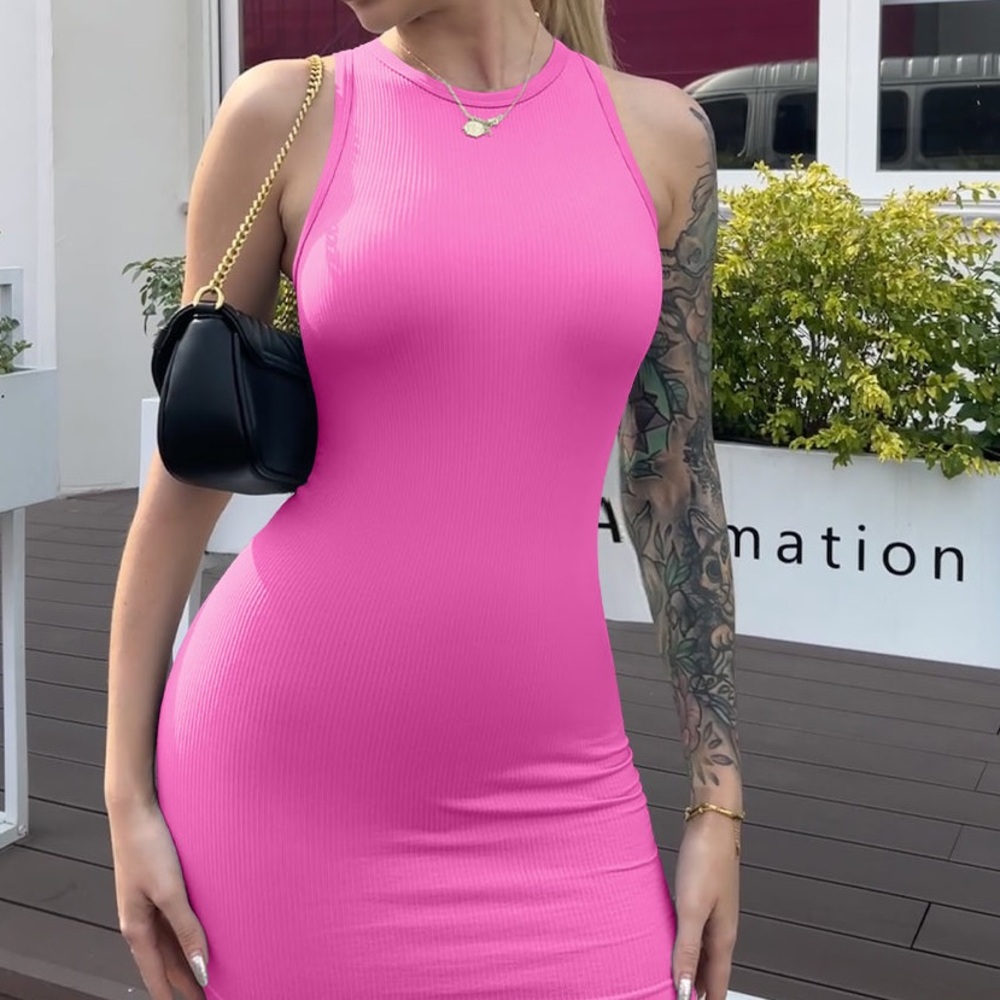 👗NWOT Pink Ribbed Bodycon Dress
